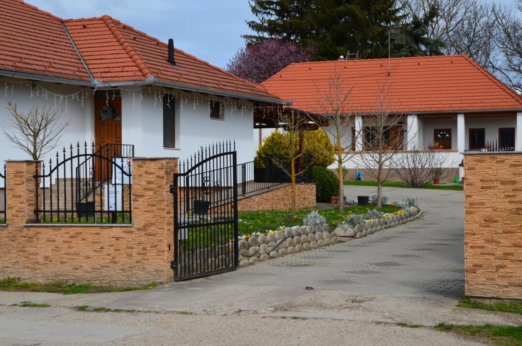 Kerekerdo Vendeghaz Hotel Kisszekely Exterior photo